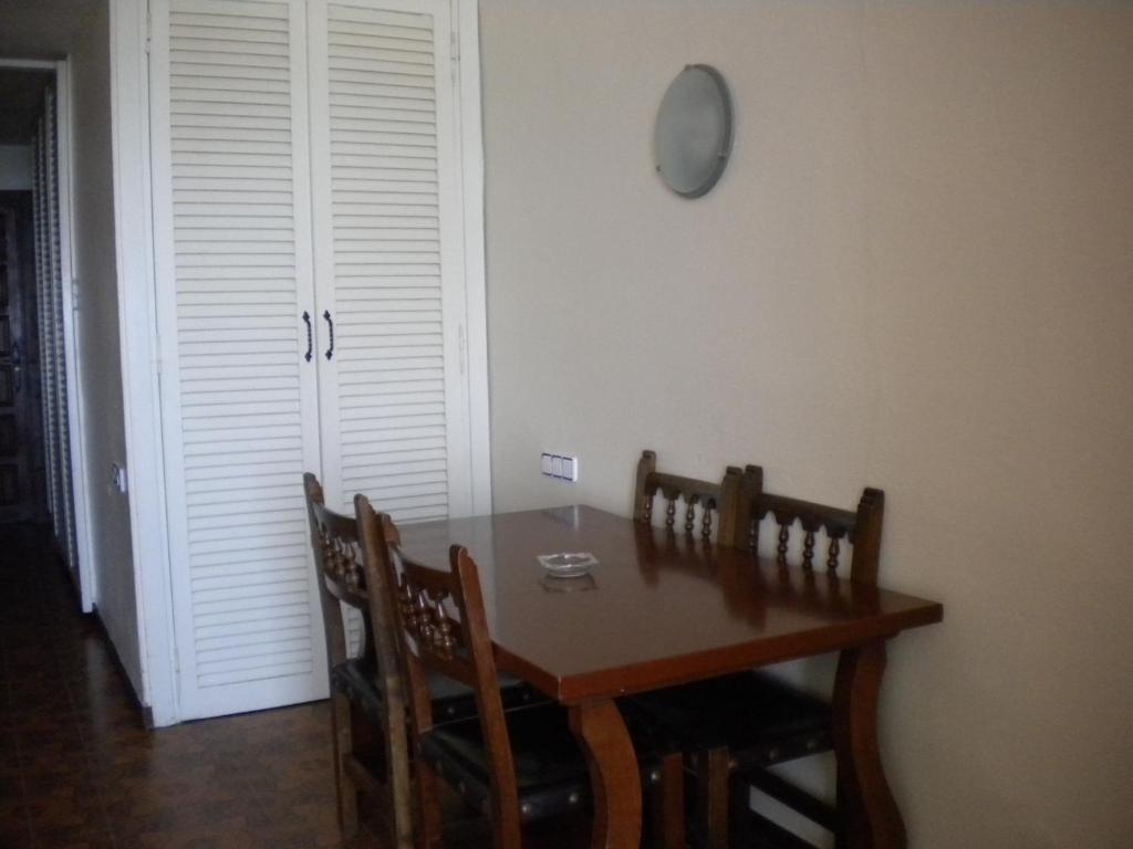 Standard Studio (4 Adults),79101735:JPEG